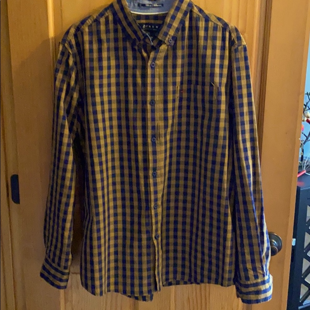 Men’s Size Large Shirt